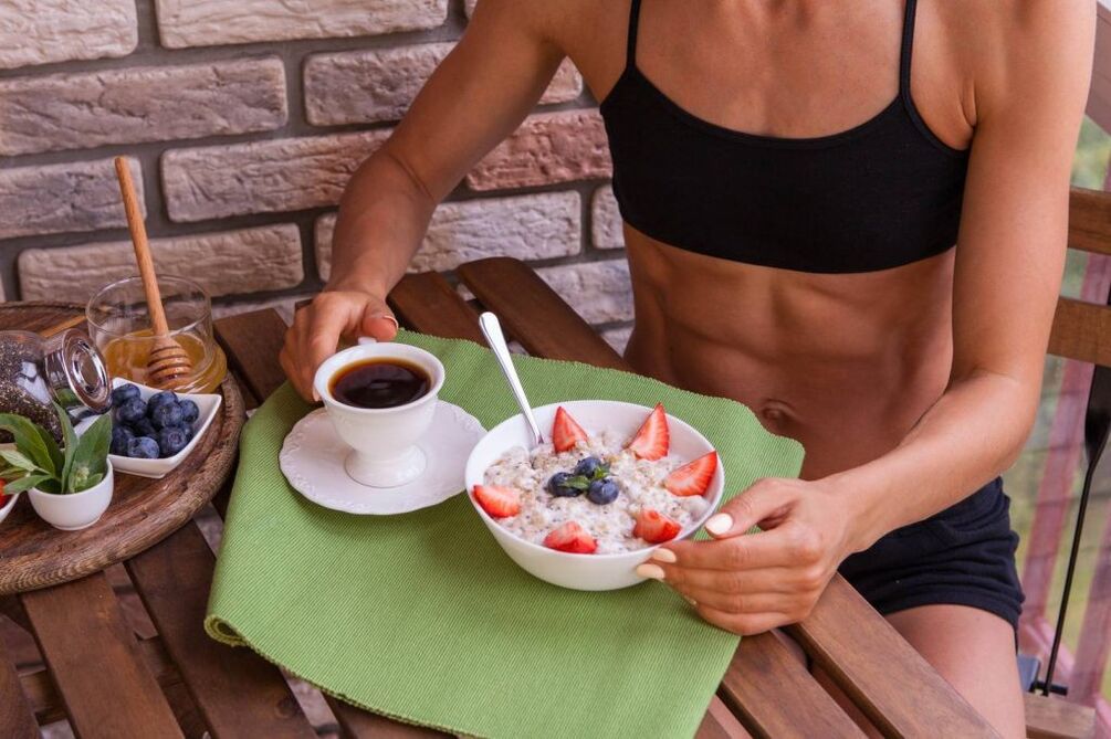 Zdravé raňajky s kontrolou kalórií pre chudnutie